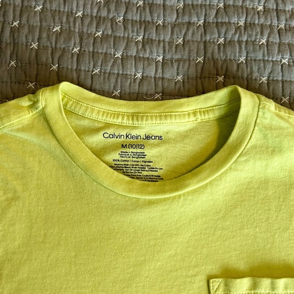 (Bundle 3 for $15) Calvin Klein Boys Cotton Bright Yellow Tee Size 10/12 - Picture 2 of 4